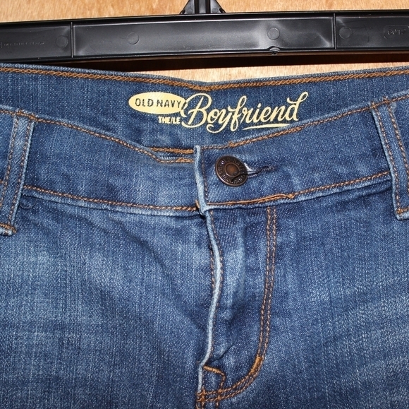 OLD Navy Boyfriend Denim Shorts - Picture 5 of 5